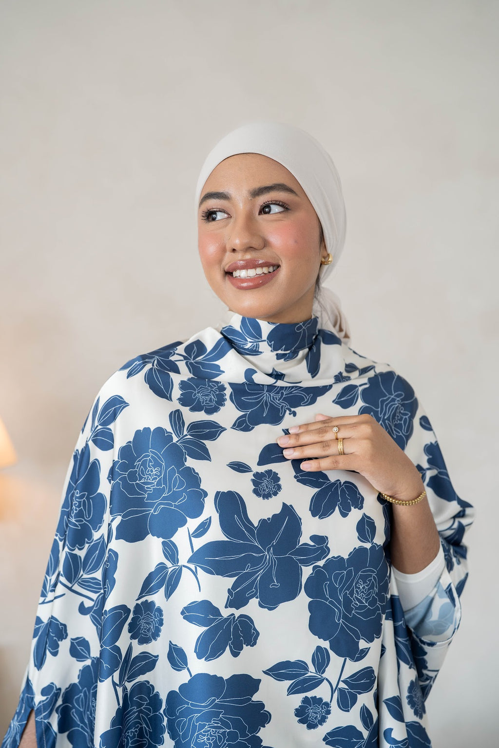Navy Ivory